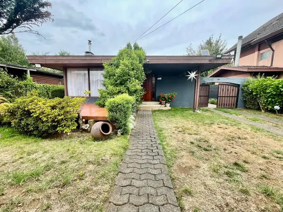 Arrienda Espaciosa Casa A Pasos De Avenida Alemania