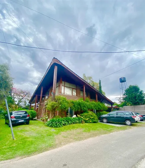 Casa En Venta - 6 Dormitorios 5 Baños - Cocheras - San Miguel