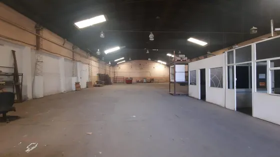 Local Comercial En Venta/alquiler Sobre Calle Lainez