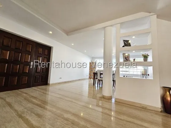 Amplia Casa En Venta En  Macaracuay,  25-23214
