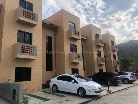 Townhouse En Venta En Valles De Camoruco Valencia Carabobo 23-12657, Eloisa Mejia