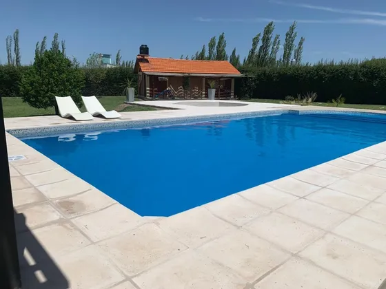Cabañas Con Piscina/pileta En Alquiler Para Turistas- San Rafael, Mendoza.