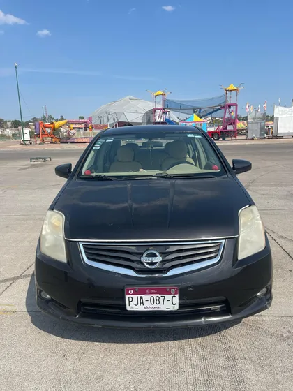 Nissan Sentra 2.0 Custom Cvt