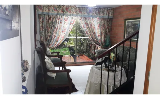 Casa Unifamiliar En Camino Verde, Unidad Cerrada