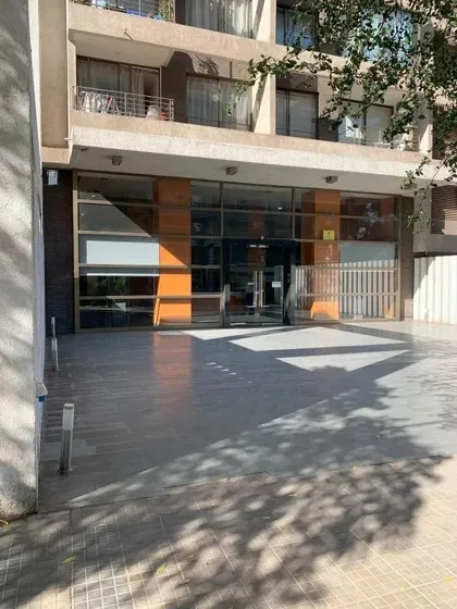 Cauquenes / Av. Irarrazaval / Estacionamiento - Bodega