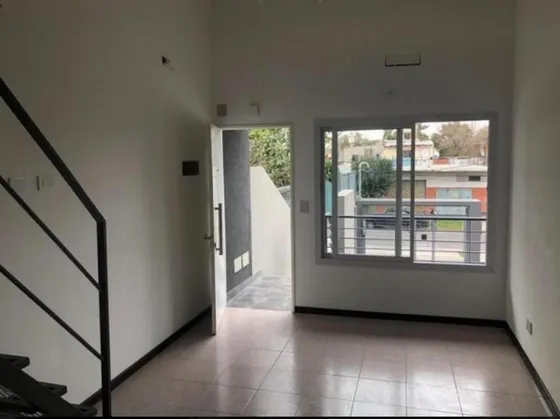 Ph En Venta - 1 Dormitorio 1 Baño - Castelar