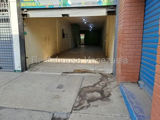Alquiler Local Comercial De Tres Niveles A Pie De Calle Gjg 25-17994