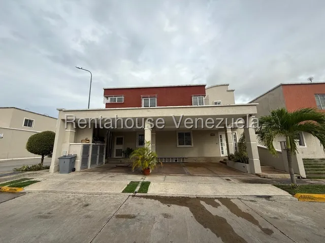 Casa Duplex En Venta En Ciudad Roca Barquisimeto # Mehilyn P