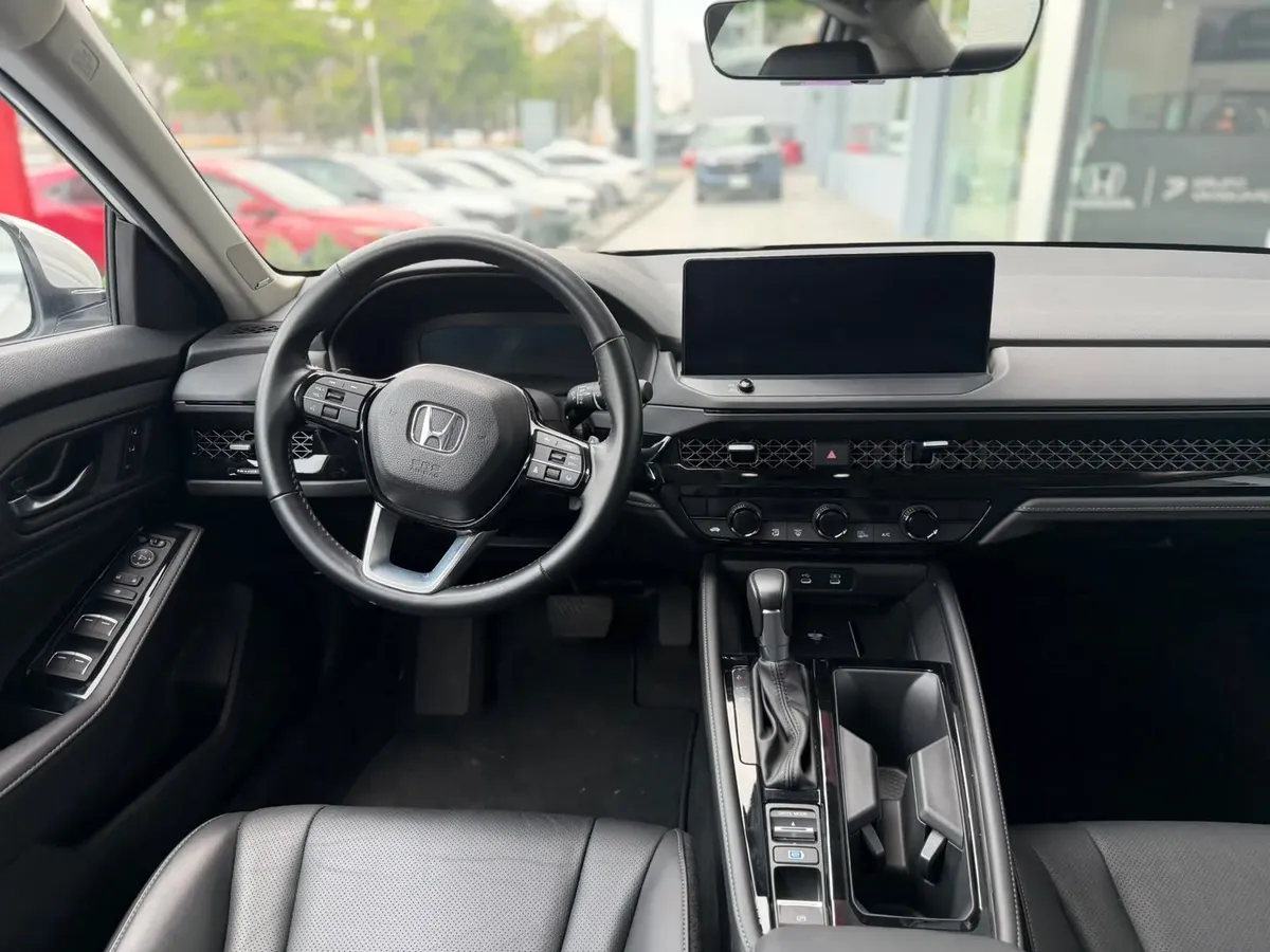 Honda Accord 2025 Touring Hev