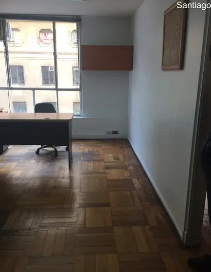 Oficina 48 M2 Con Baño En Huerfanos 1044