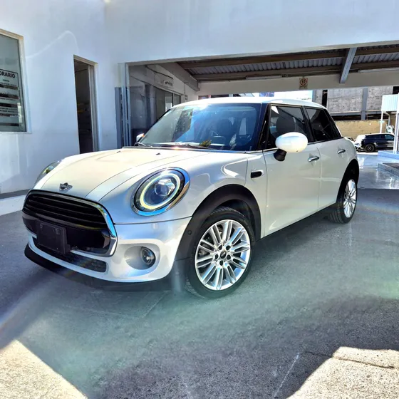 Mini Cooper 1.5 Pepper 5 Puertas At