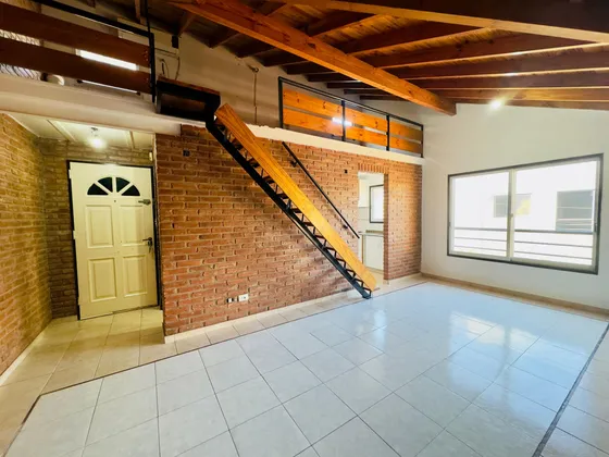Departamento En Planta Alta Zona Munro