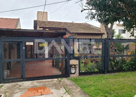 Venta Retasado !!!! Excelente Chalet Sobre Lote De 10 X 40.  