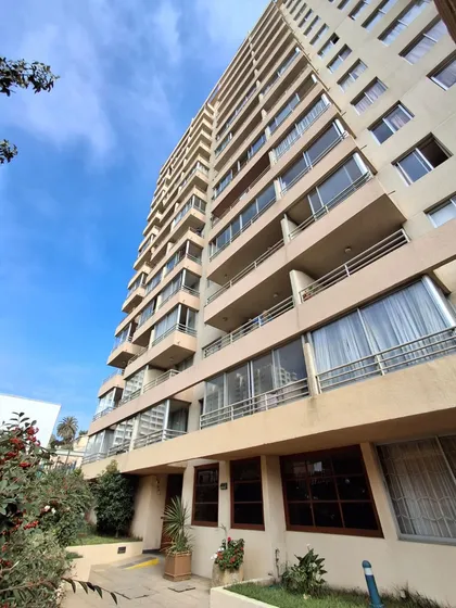San Guillermo / Plaza La Conquista / Javiera Carrera