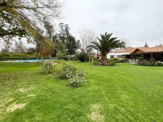 Parcela En Venta Con Gran Casa, Parque Doña Javiera