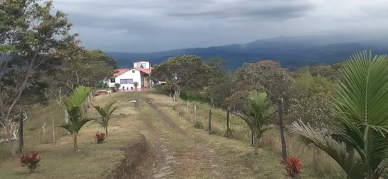 Se Vende Hermosa Finca ( 2.2 Hectareas) 