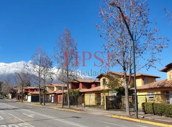 Casa 2 Pisos 4d 4b|barrio La Arbolera-consistorial-peñalolén