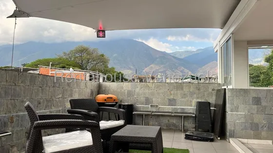 Casa En Venta En Campo Claro 3 Niveles Caracas Angela Tochon