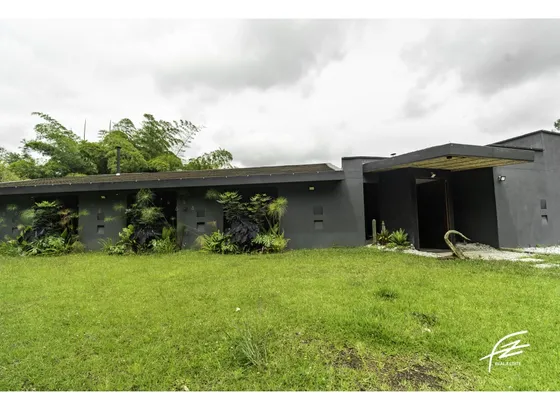 Casa Campestre En Venta En El Carmen De Viboral, Antioquia