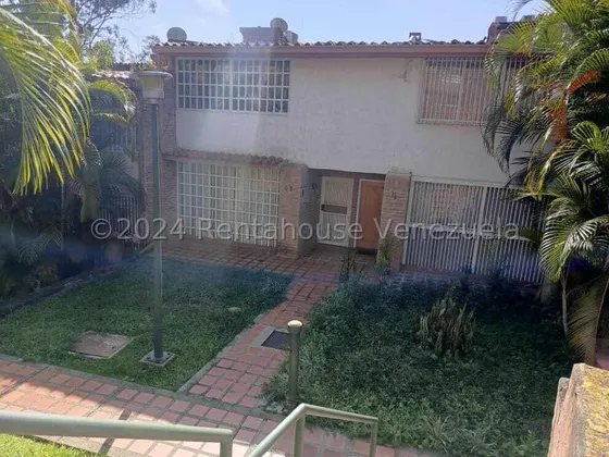 Je - Townhouse En Venta - La Unión - Mls 25-2799