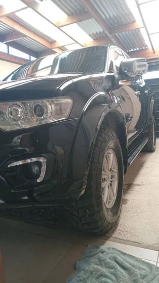 Mitsubishi L200 3.2 Cab Doble 4wd Cr 170cv Mt