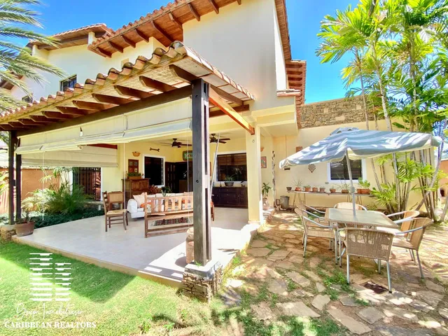 En Venta Casa Quinta, En La Urbanización Casa De Campo Country Club.