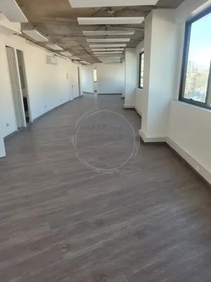Oficina De 175 M2 A Pasos De Metro Los Leones