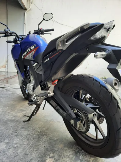 Honda Twister 250