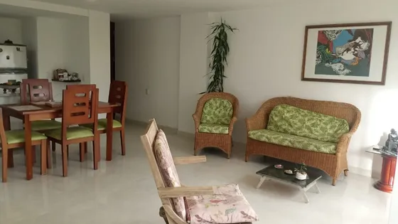 Amplio Apartamento Iluminado, Silencioso Y Tranquilo