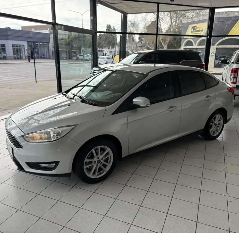 Ford Focus III 1.6 Sedan S