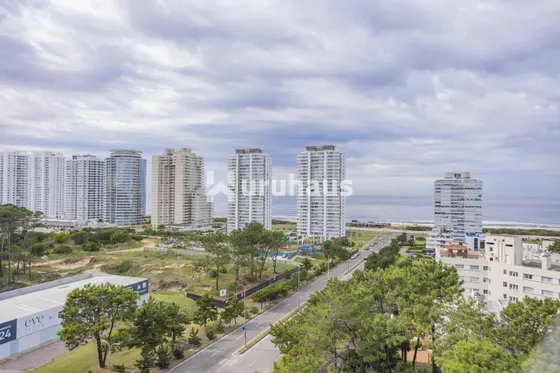 Venta Departamento 4 Dormitorios Marigot Roosvelt 