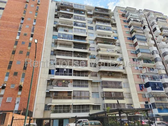 Cómodo E Iluminado Apartamento En Alquiler En Los Cortijos De Lourdes