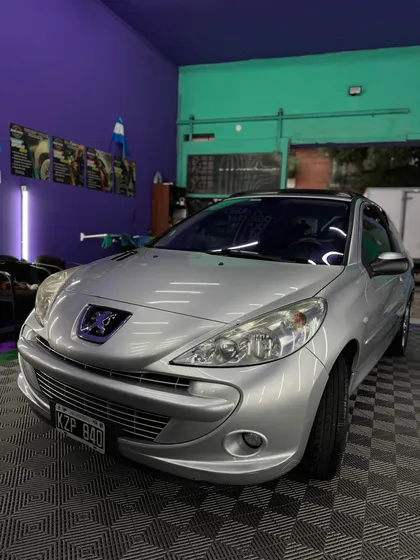 Peugeot 207 1.6 Feline 106cv