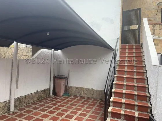 En Alquiler Anexo Amoblado Con Muy Buen Espacio, En Colinas De Bello Monr, Mls 25-22055m Mjs.