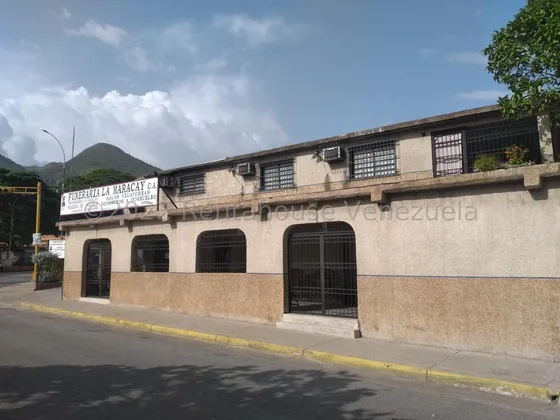 Funeraria En Pleno Funcionamiento Con Sede Propia Amplias Salas Velatorias, Cocina Y Comedor, Salas De Descanso, Estacionamiento, Deposito, Apartamento Para Encargado O Personal De Guardia, Oficinas