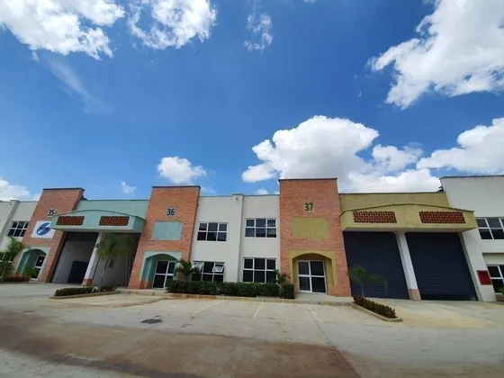 Venta De Exclusivo Galpón En El Centro Empresarial Naguanagua