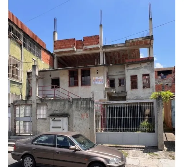 Se Vende Casa 327.30m2. Guatire