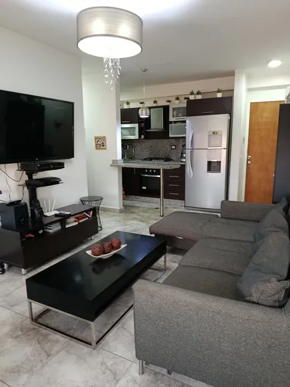 Jg Vende Apartamento En Doral Country Piso Alto 
