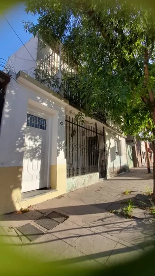 Amplio Departamento Tipo Casa Con Patio Y Balcon