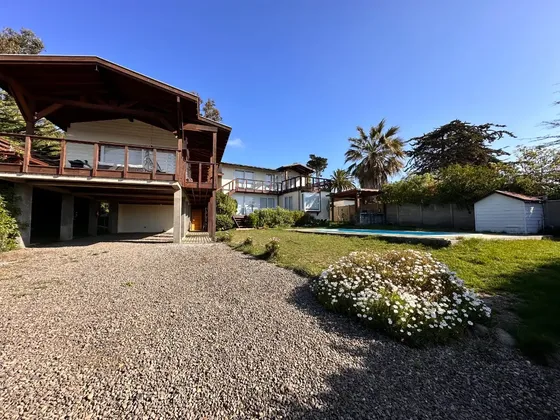 Casa Vista Al Mar En Primera Fila A 2 Cuadras De La Playa