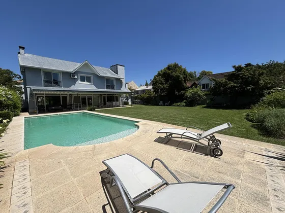 Excelente Casa Lote Interno En Exclusivo  Barrio Cerrado Las Victorias!