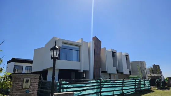 Oportunidad , Casa A Estrenar La Mejor Ubicacion Principado