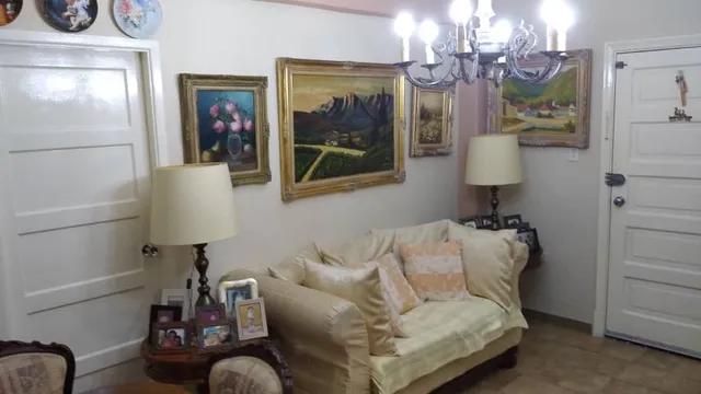 Bonito Apartamento Ubicado En Pleno Corazón De La Parroquia La Candelaria A Pocos Metros Del Sambil. (r.o)