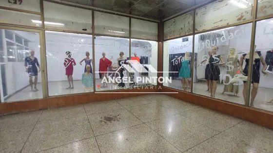 Local Comercial En Venta En C.c San Felipe Maracaibo Api 0143