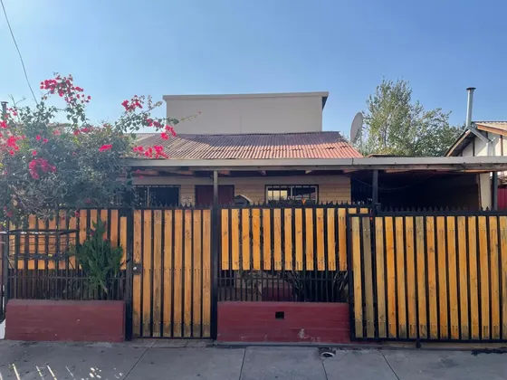 Hermosa Casa Ubicada A Pocas Cuadras De Metro Sótero Del Rio