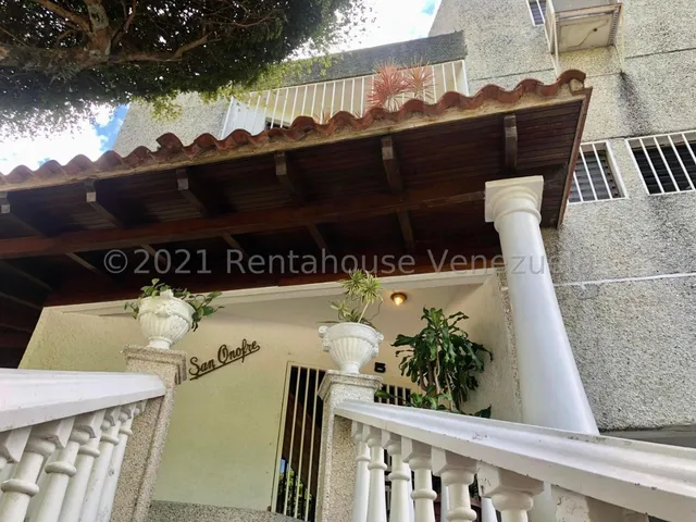 Estupenda Casa En Venta Los Naranjos Del Cafetal Para Remodelar - Mls 21-25623