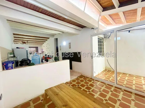 Julian Galindez Vende Casa En La Piedad Norte Cabudare  #25-23692