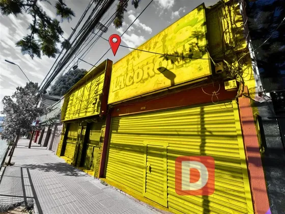 Local Comercial En Arriendo En La Cisterna 432 M2/130 Uf