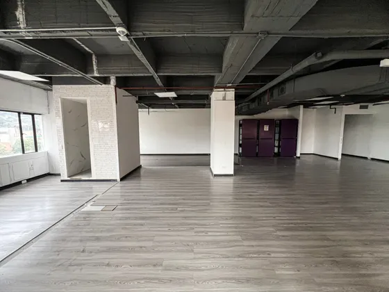 Oficina En Arriendo En Chico Norte. Cod A2303