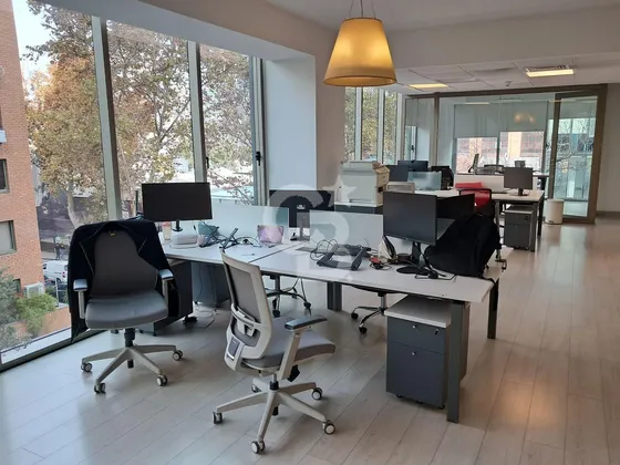 Oficina De 110,5m2, Providencia Y Cerca De Metro